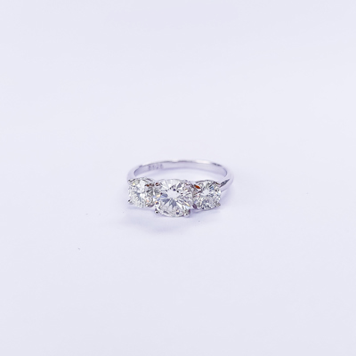 The Luisa Ring - 2 ct Moissanite