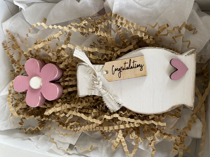 Memorable gifts / wooden flowers / 