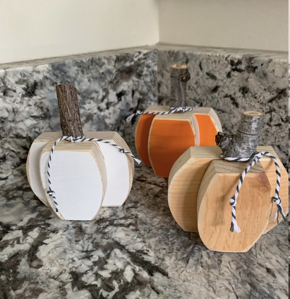 Wooden Pumpkin Set