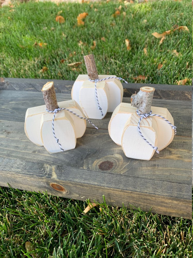 Wooden Pumpkin Set