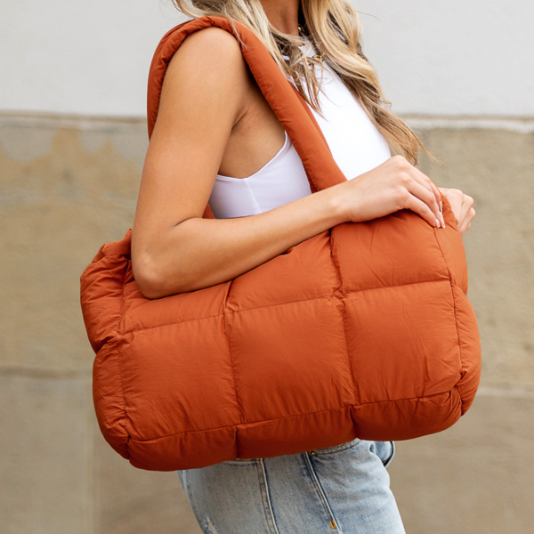 Daphne Puffer Tote | AILI'S CORNER | Jane.com