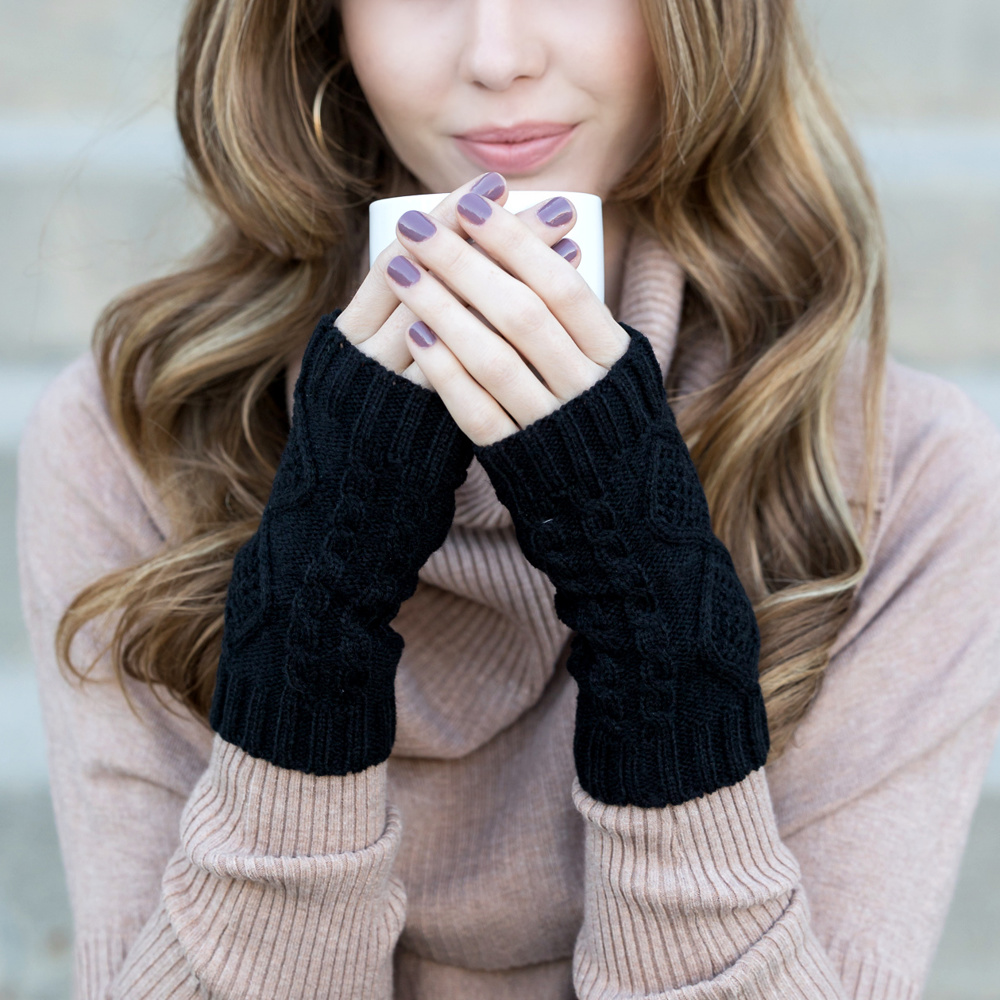 Cable Knit Short Handwarmers | AILI'S CORNER