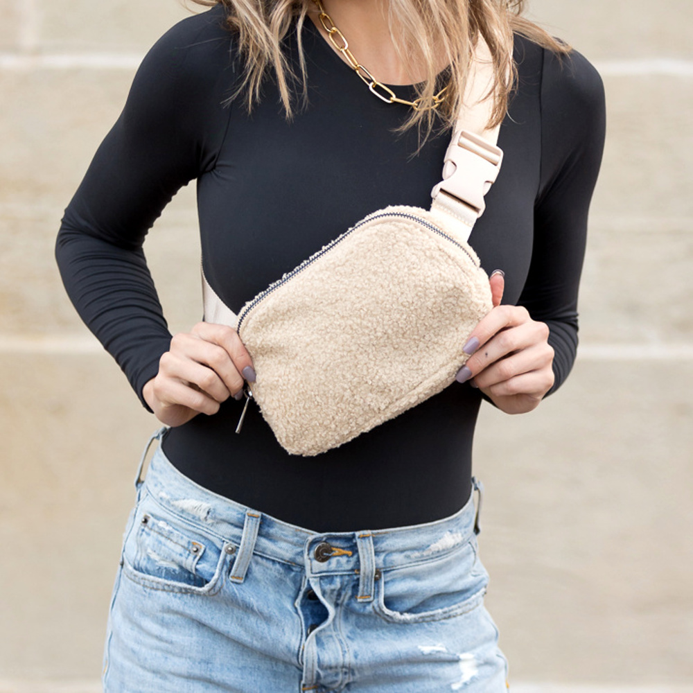 Lola Boucle Sherpa Sling/Belt Bag | AILI'S CORNER