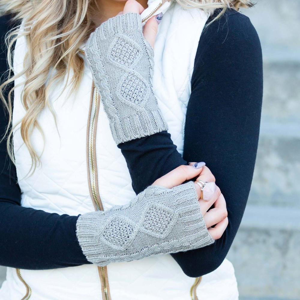 Cable Knit Short Handwarmers | AILI'S CORNER