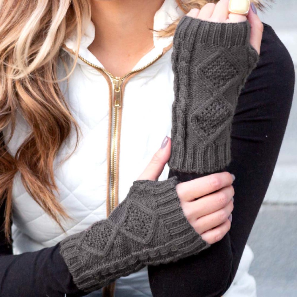 Cable Knit Short Handwarmers | AILI'S CORNER