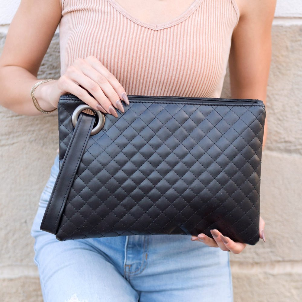 Quilted Wristlet Clutch | AILI'S CORNER