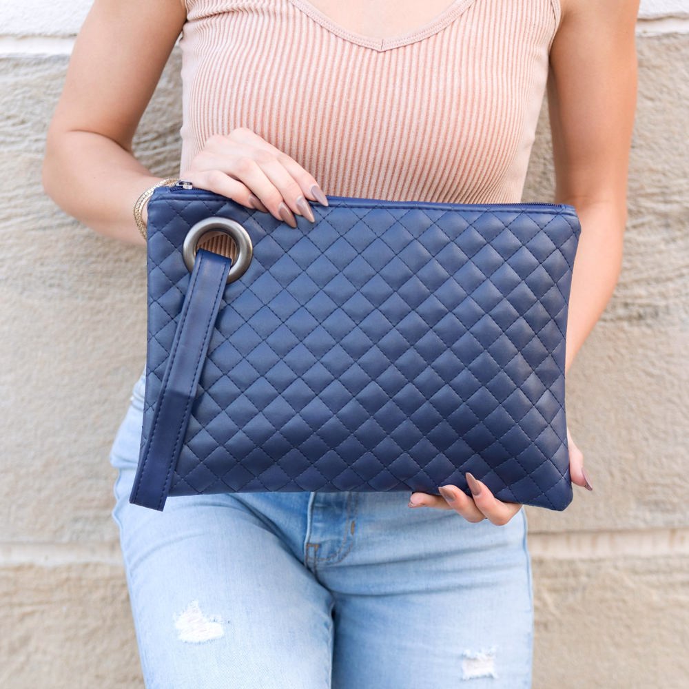 Quilted Wristlet Clutch | AILI'S CORNER