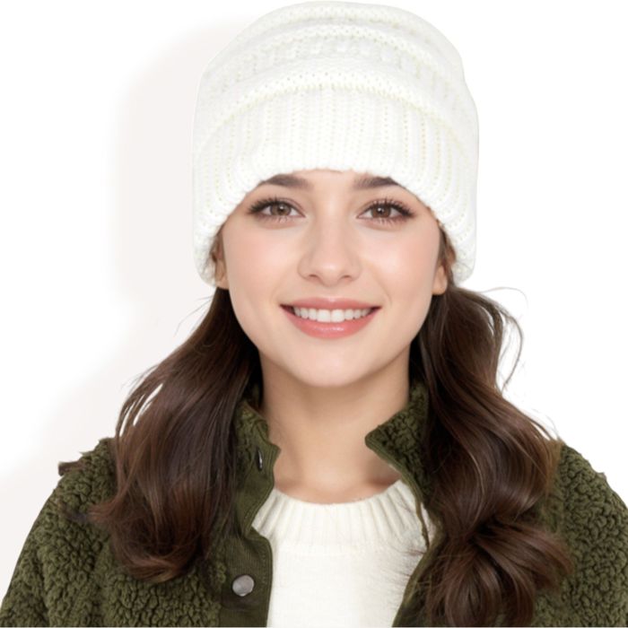 Women's Satin-Lined Knit Beanie for Hair Protection and Moisture Retention in a Cozy Slouch Design