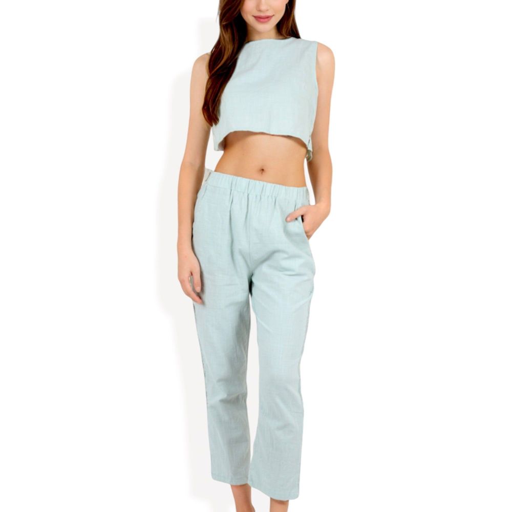 Two-Piece Sleeveless Crop Top and Elastic Waist Tapered Pants Set with Pockets