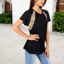 Black Large Short Sleeve Casual T-Shirt with Leopard Print Accents and Raglan Sleeves for Everyday Wear