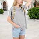 Gray Large Short Sleeve Casual T-Shirt with Leopard Print Accents and Raglan Sleeves for Everyday Wear