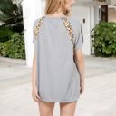 Gray Large Short Sleeve Casual T-Shirt with Leopard Print Accents and Raglan Sleeves for Everyday Wear