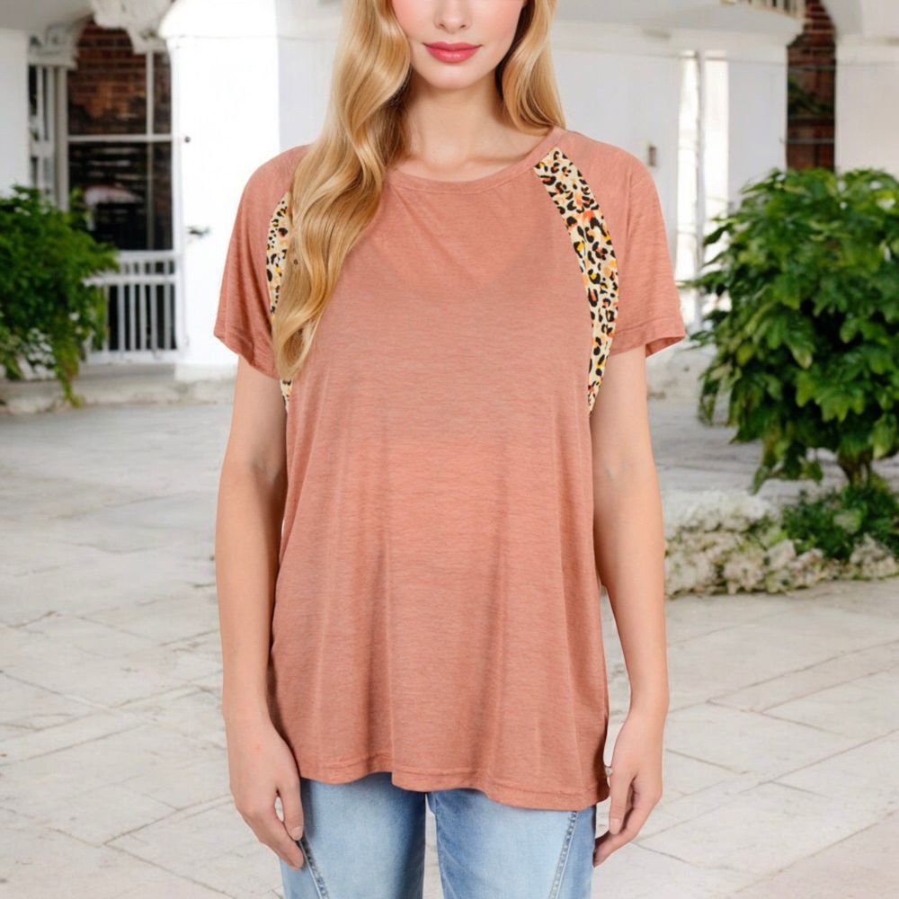 Short Sleeve Casual T-Shirt with Leopard Print Accents and Raglan Sleeves for Everyday Wear