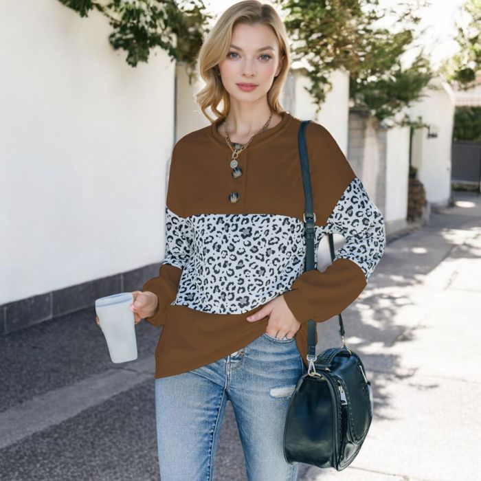 Leopard Print Pullover Sweatshirt with Long Sleeves and Ribbed Cuffs