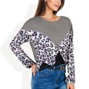  Long Sleeve Ribbed Knit Top with Leopard Print Contrast and V-Cut Design