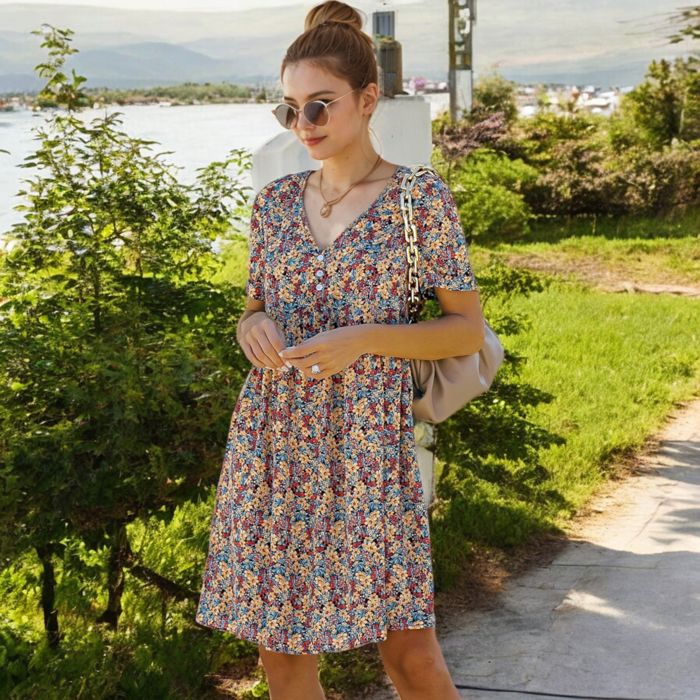 Short Sleeve V-Neck Floral Print Swing Dress with Relaxed Fit