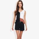 Black Large V-Neck Color Block Sleeveless Sweater Top Lightweight Knit Design Ideal for Layering or Wearing Alone