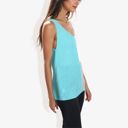 Green Large V-Neck Color Block Sleeveless Sweater Top Lightweight Knit Design Ideal for Layering or Wearing Alone