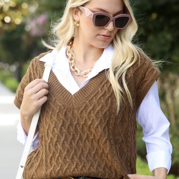 Sleeveless Cable Knit Sweater Vest with V-Neck and Ribbed Hem