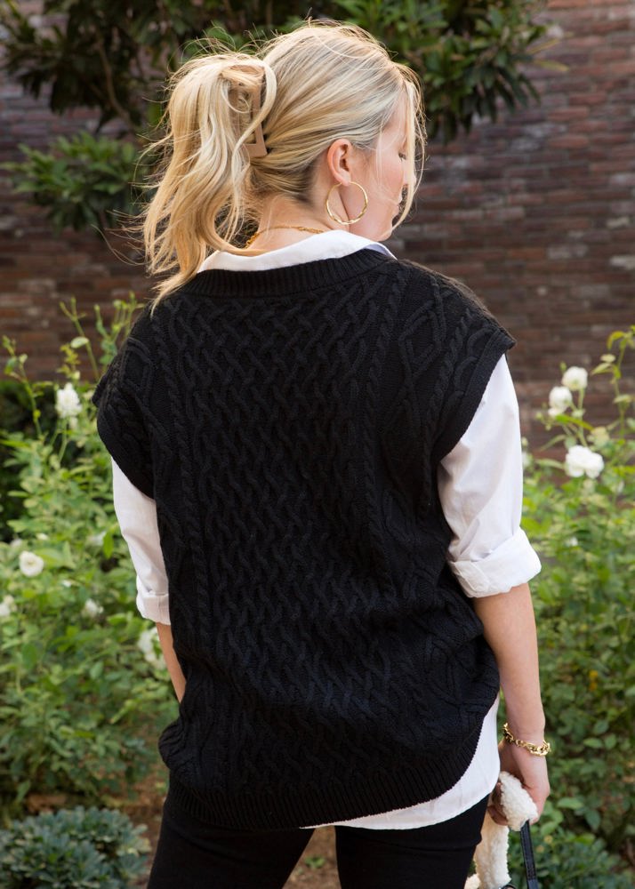 Sleeveless Cable Knit Sweater Vest with V-Neck and Ribbed Hem