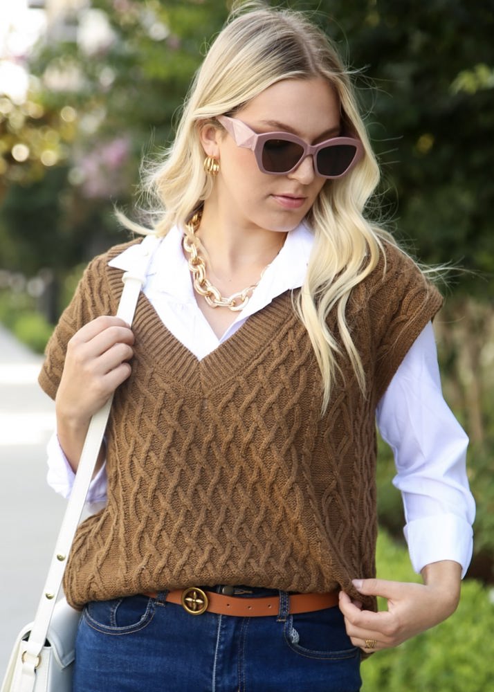 Sleeveless Cable Knit Sweater Vest with V-Neck and Ribbed Hem