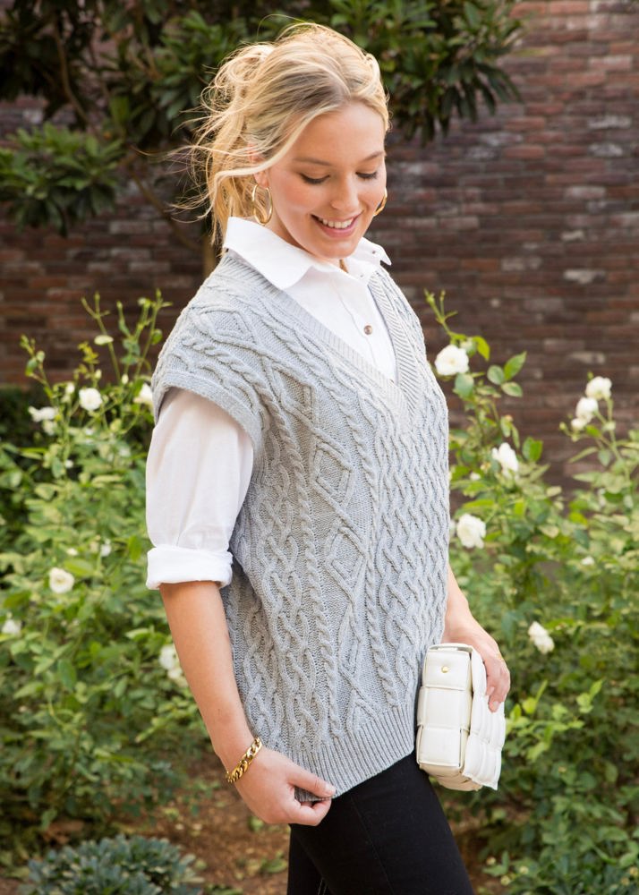 Sleeveless Cable Knit Sweater Vest with V-Neck and Ribbed Hem