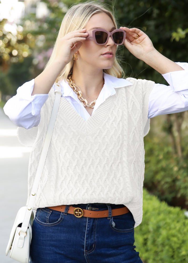 Sleeveless Cable Knit Sweater Vest with V-Neck and Ribbed Hem