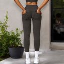 Black Medium Women's High Waist Seamless Leggings with Back Pocket Detail