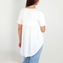 White Large Hi-Low V-Neck Blouse With Floral Details And Short Sleeves