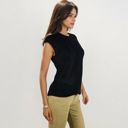 Black Large Sleeveless Knit Top With Seam Front Detail