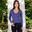 Blue Large Long Sleeve Fitted V-Neck Top with Stretch Fabric for Layering