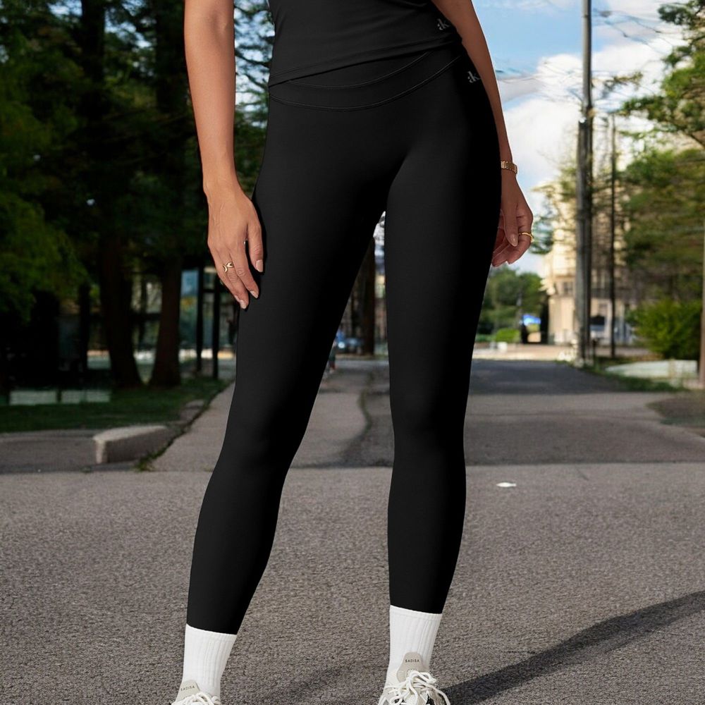 High-Waisted Compression Leggings with Crossover Waistband