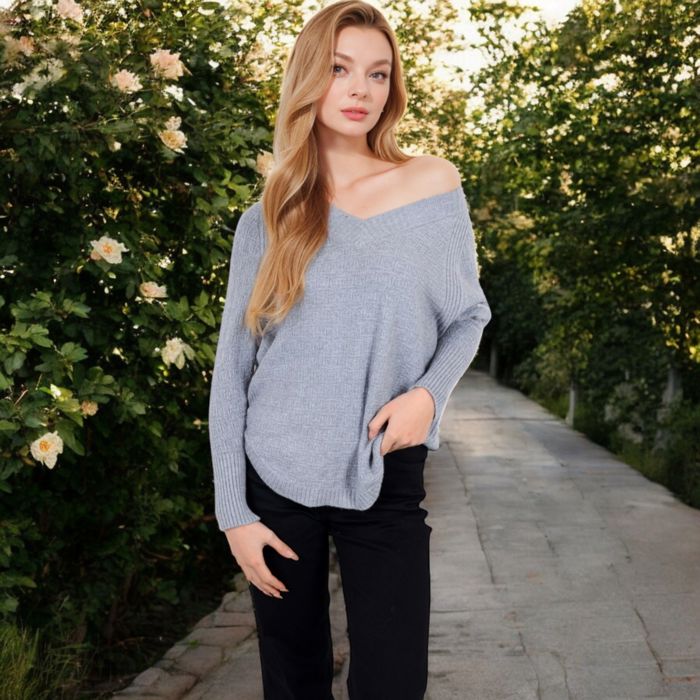 Textured Knit Sweater with V-Neckline and Ribbed Sleeves