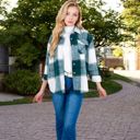 Green Large Plaid Button-Down Shirt with Classic Design and Relaxed Fit