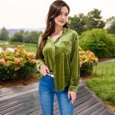 Green Large Velvet Long Sleeve Button-Up Shirt with Chest Pocket and Collared Neck