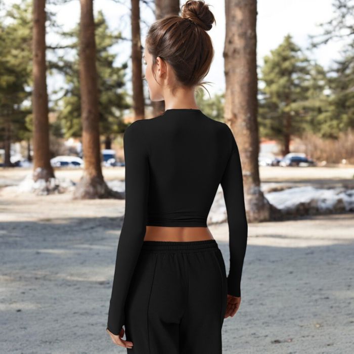 Women's Long Sleeve Mock Neck Cropped Activewear Top