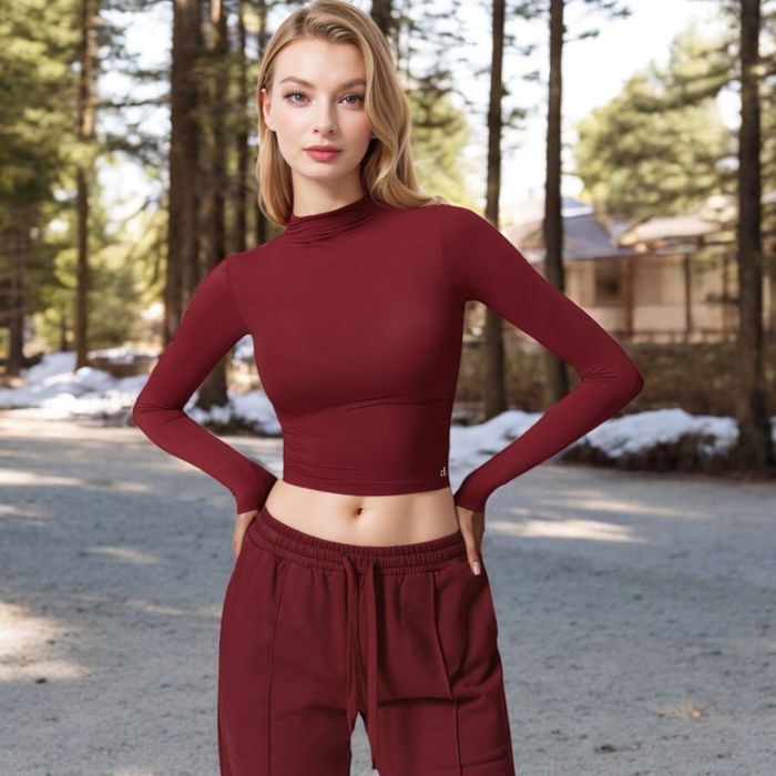 Women's Long Sleeve Mock Neck Cropped Activewear Top