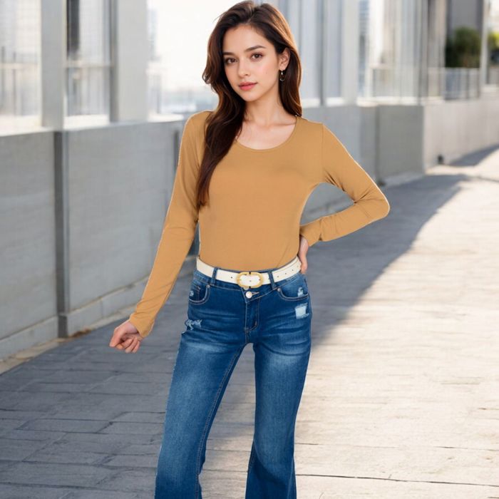 Women's Long Sleeve Scoop Neck Stretch Knit Top