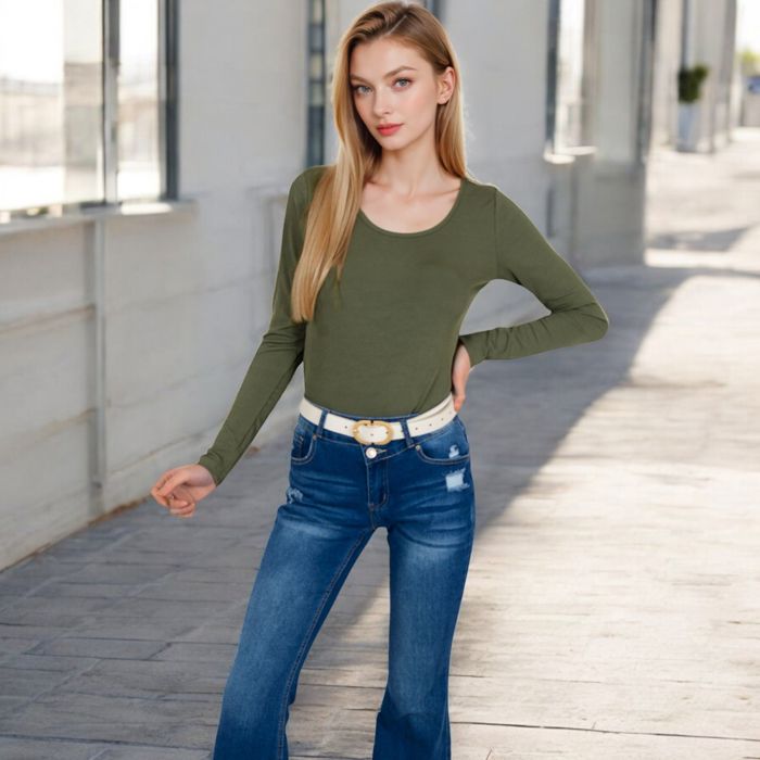 Women's Long Sleeve Scoop Neck Stretch Knit Top