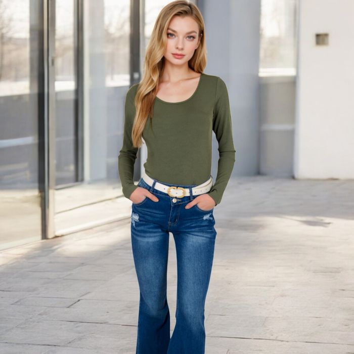 Women's Long Sleeve Scoop Neck Stretch Knit Top