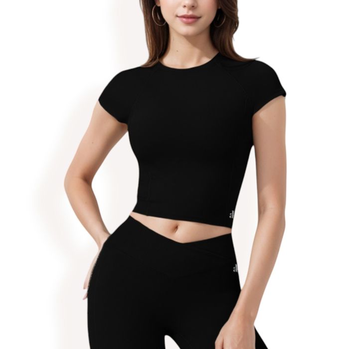 Women's Short Sleeve Cropped Activewear Top with Fitted Silhouette