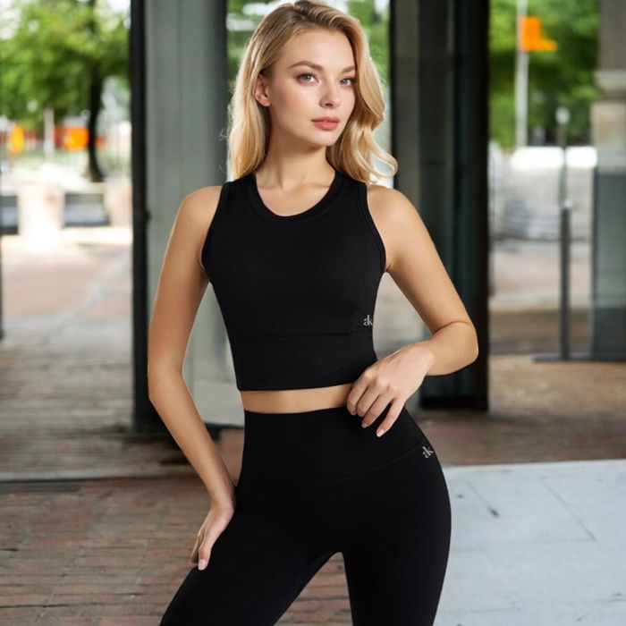 Women's Sleeveless Cropped Sports Top with Crew Neck