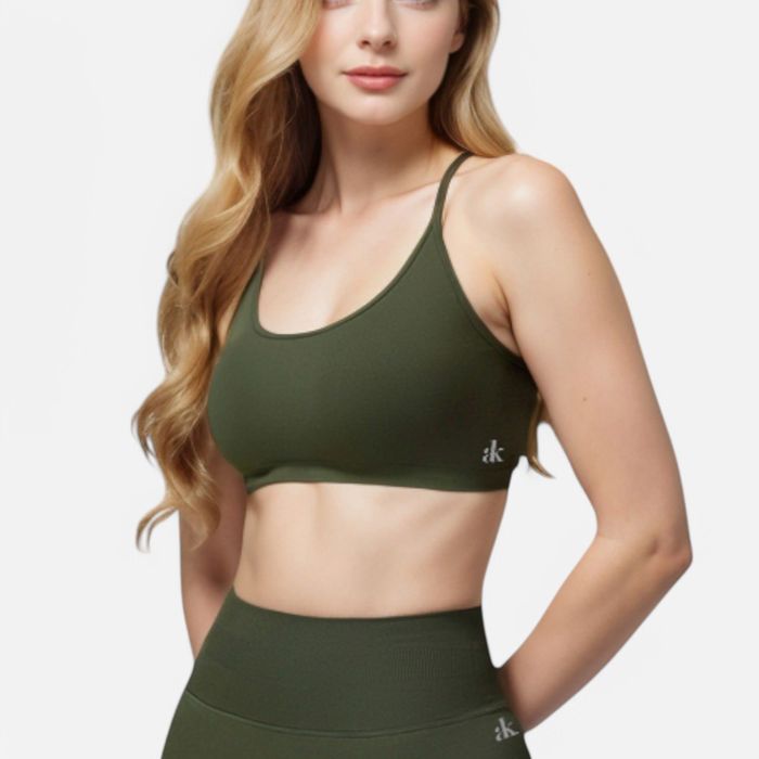 Women's Seamless Sports Bra with Scoop Neck and Thin Fixed Straps