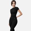 Black Large Women's Short Sleeve Seamless Fitted Tee with Crew Neck and Stretch Fabric