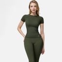 Green Large Women's Short Sleeve Seamless Fitted Tee with Crew Neck and Stretch Fabric