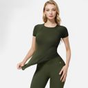 Green Small Women's Short Sleeve Seamless Fitted Tee with Crew Neck and Stretch Fabric