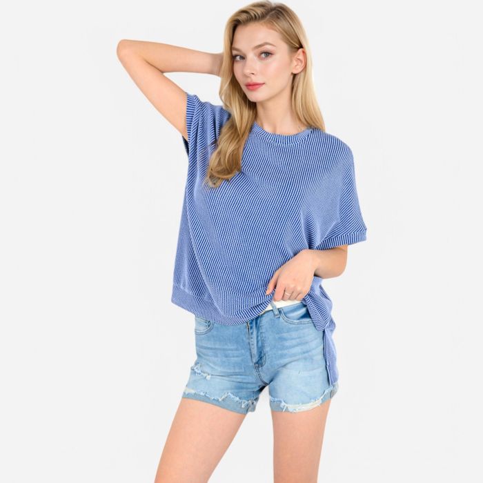 Women's Oversized Knit Pullover Top with Side Slits and Ribbed Texture