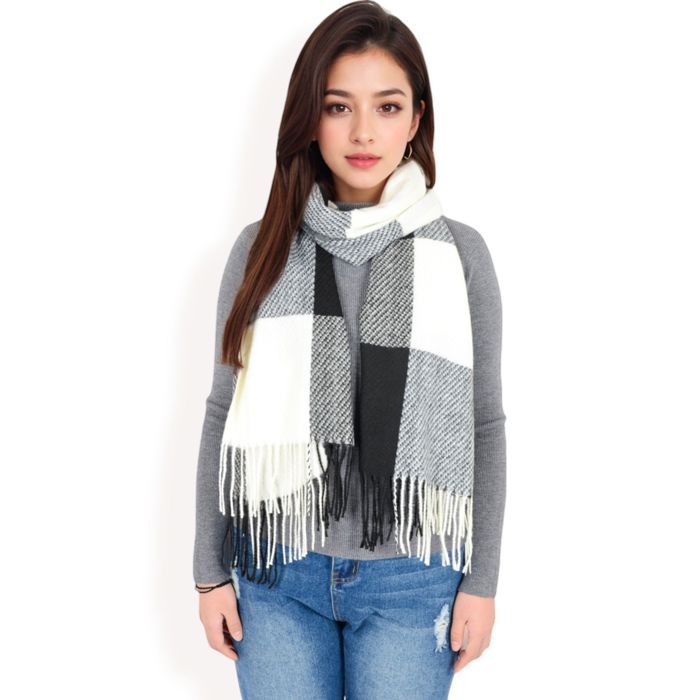 Women's Oversized Plaid Blanket Scarf with Fringe Trim and Soft Textured Fabric