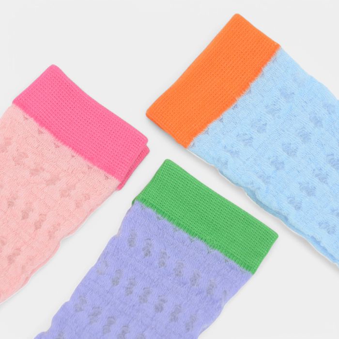 Women's Textured Knit Crew Socks with Color Block Cuffs and Toe Accents