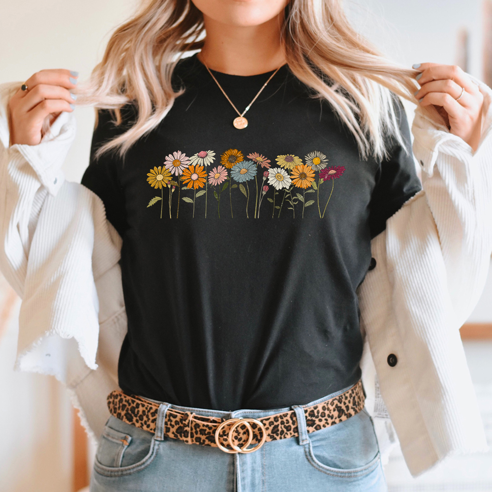 Vintage Daisy Soft Graphic Tee, Whimsical Flower Patch Shirt, Floral Tee